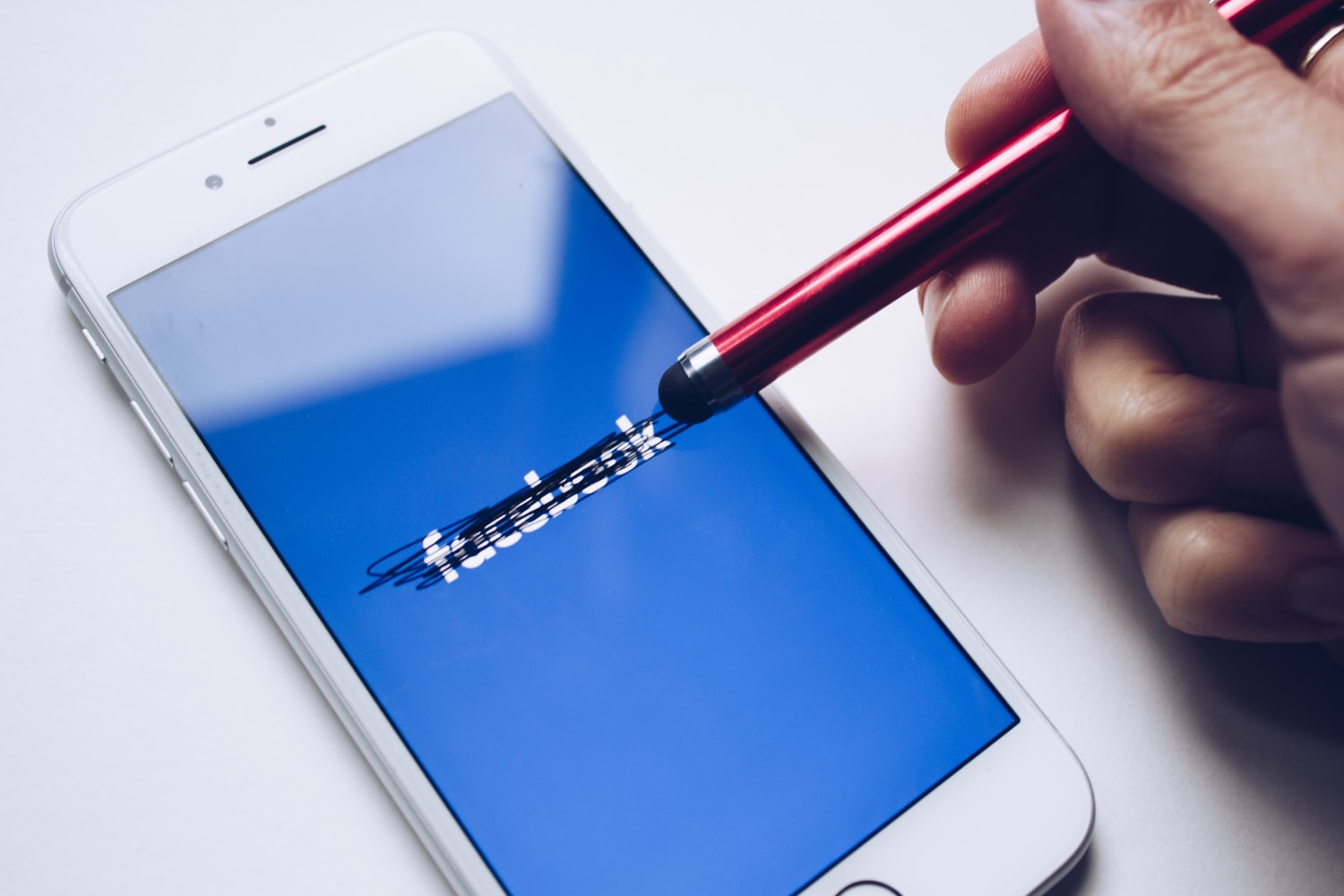 Agence Pulsi application Facebook has been jeunes France